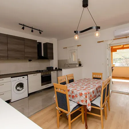 Vinka Apartment *