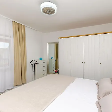Vinka Apartment Grebaštica